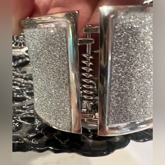 Beautiful Cuff Bracelet - Picture 10 of 12